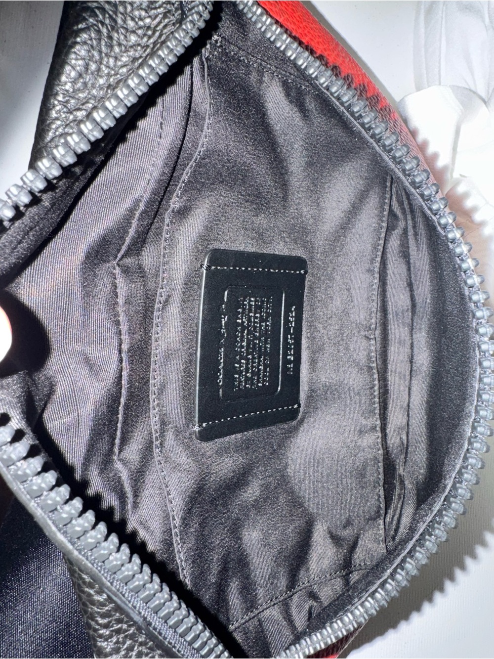 Coach x Guang Yu Warren Belt Bag - red/black Graffiti Style Rexy 2020 - like New - Picture 5 of 16
